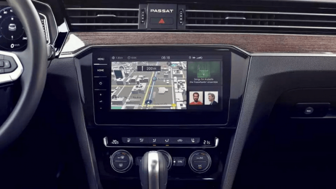 Nový Passat display