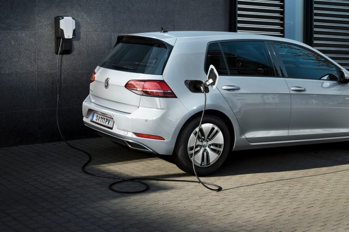 Volkswagen e-Golf nabíjení