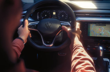 Volkswagen Arteon Shooting Brake ovládání na volantu